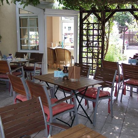 Pension & Cafe Am Kraehenberg Halle  外观 照片